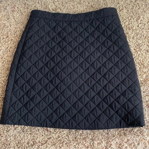Gianni Bini Dresses & Skirts - GIANNI BINI BLACK QUILTED MINI SKIRT